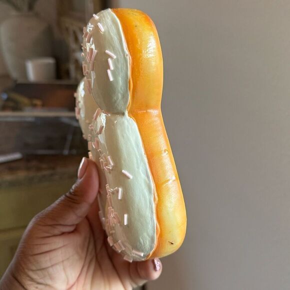 Chic Faux Doughnut Decor - Handcrafted Art Piece for Home Styling - Picture 4 of 4